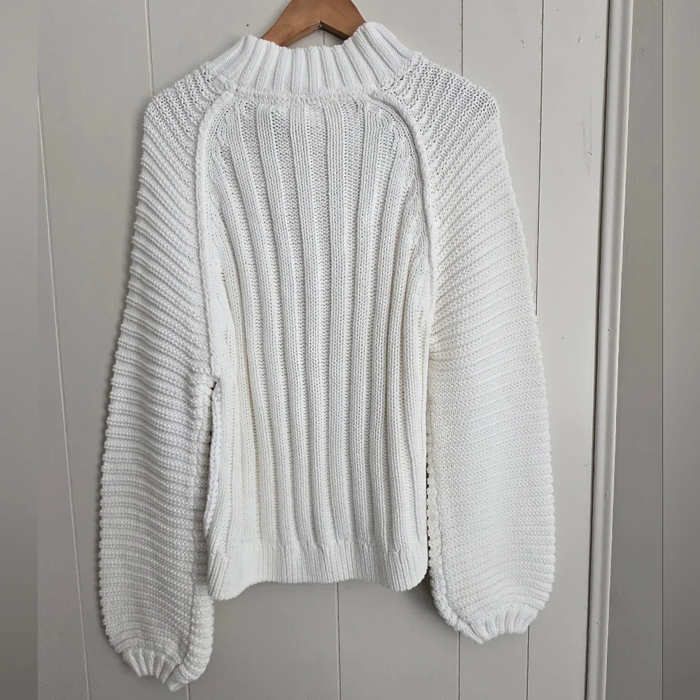 NWT Free People White Chunky  Knit Sweater Sleeves Mock Turtle Neck Sz M - Picture 7 of 7
